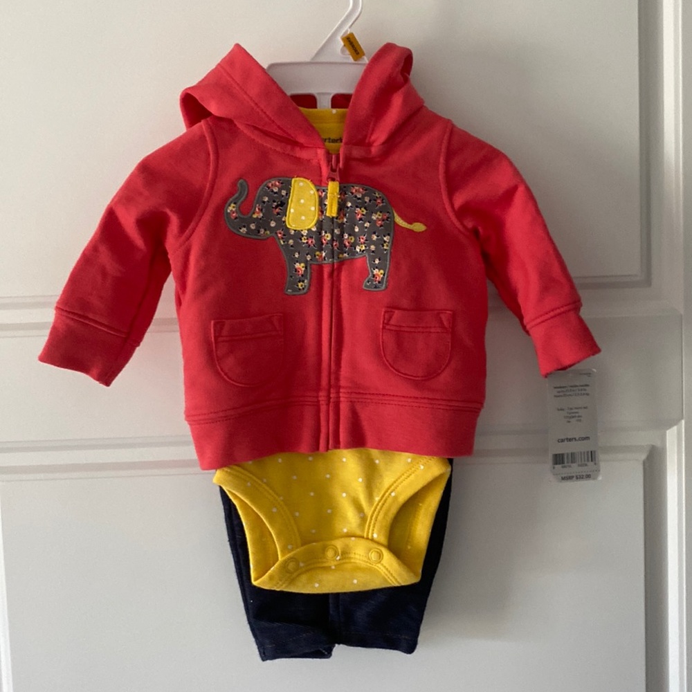 New with Tag. Carter’s newborn 3pc. set.
